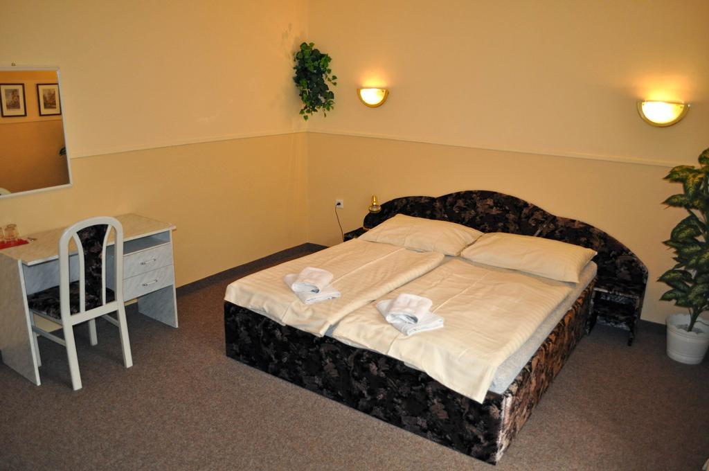 Hotel Wertheim Πράγα Δωμάτιο φωτογραφία